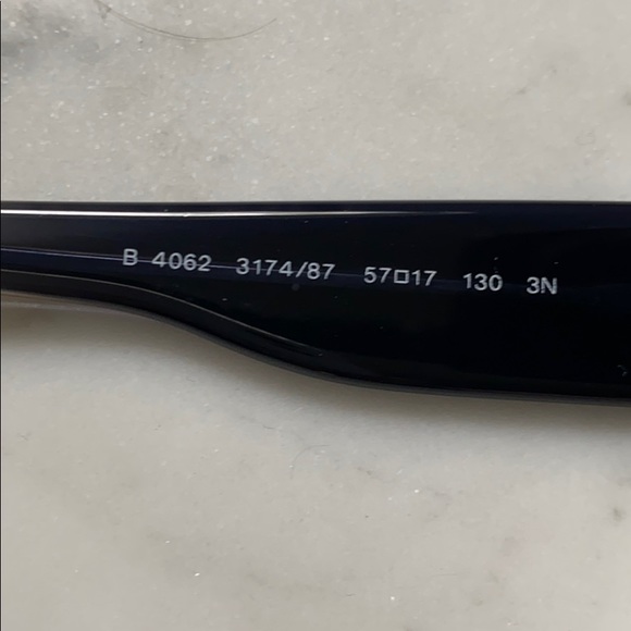 Burberry sunglasses made in 🇮🇹 - Picture 3 of 7